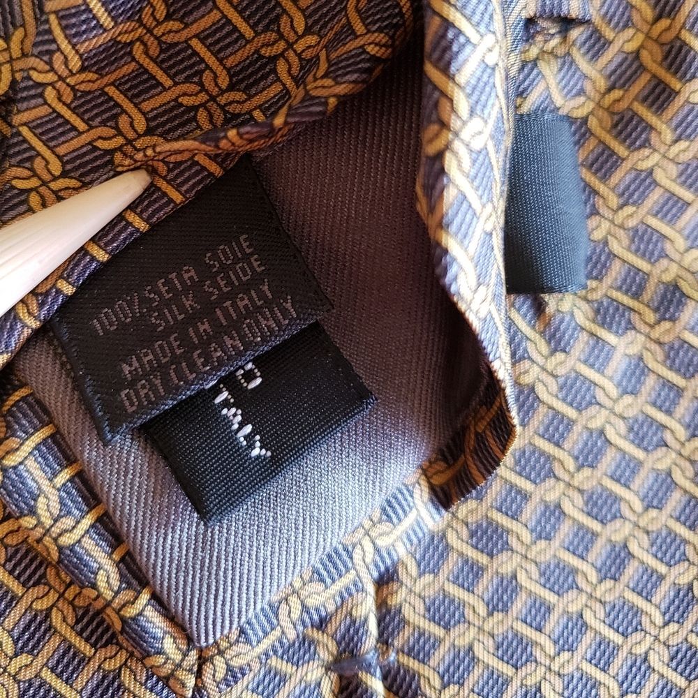 Barneys New York 100% Silk Chain Link Print Tie Italy Gray Brown - Picture 5 of 8